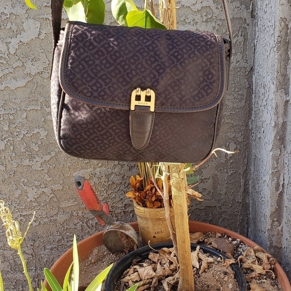 THIS RARE VINTAGE BALLY CROSSBODY BAG - Picture 8 of 11
